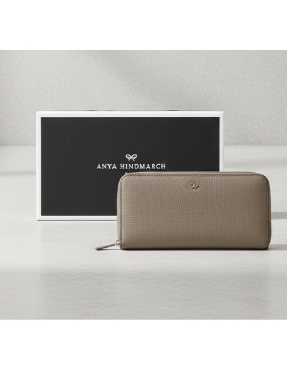 💳 Anya Hindmarch Long Zip Around Gray Leather Wallet & Gift Box Set 💳